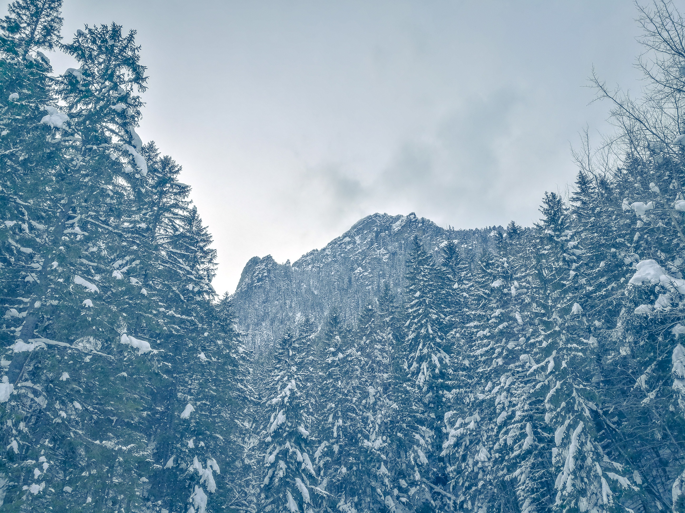 Mountains on the hike to Morskie Oko in winter