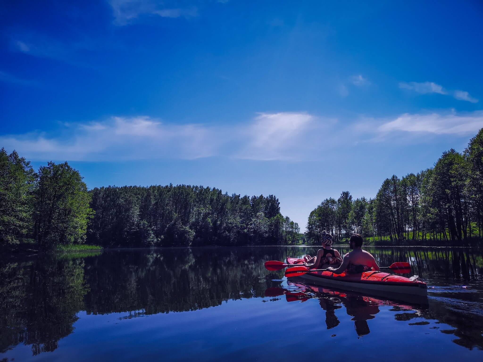 kayaking in lake asalnykstis