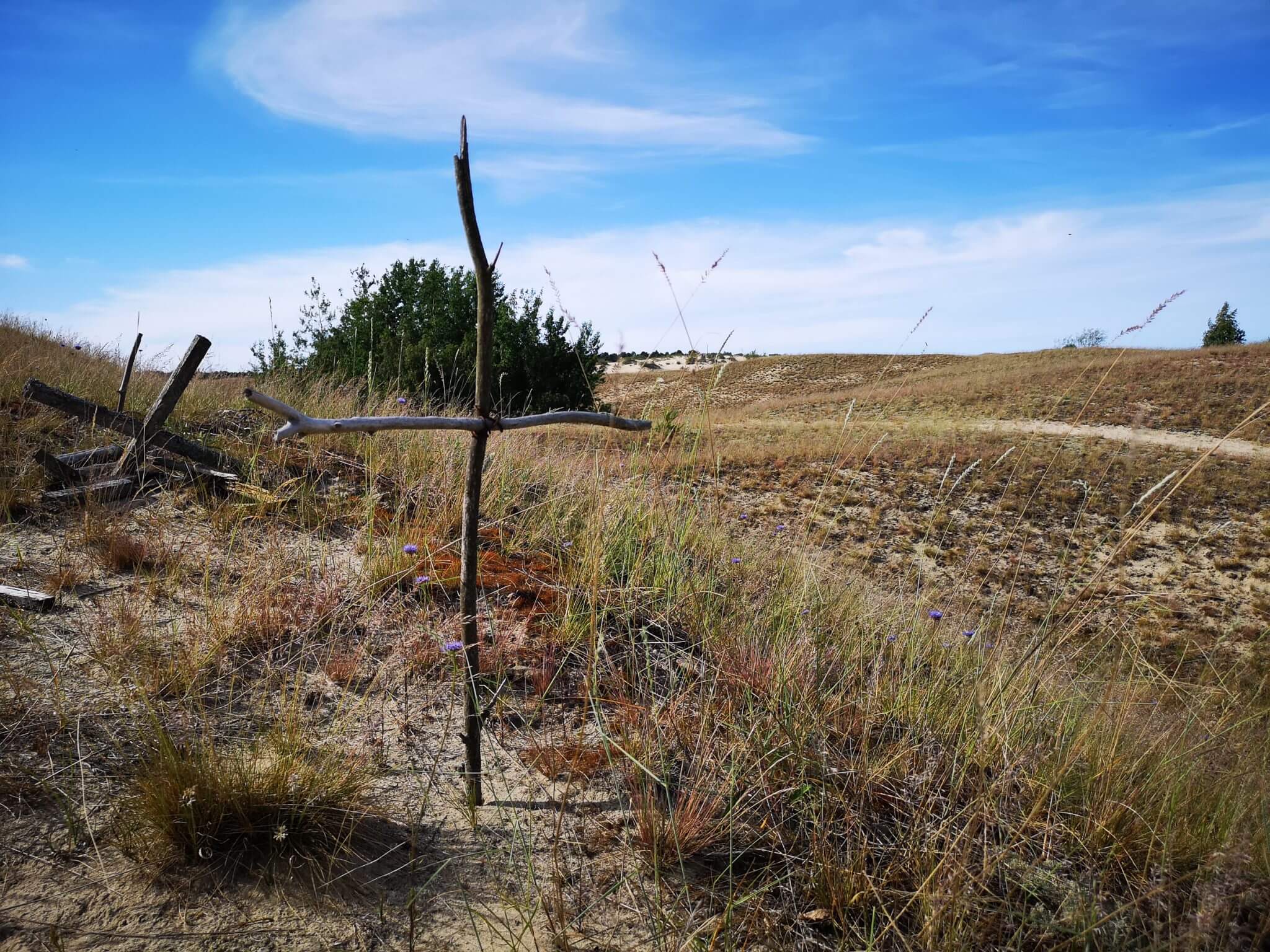 cross in valley of death nida
