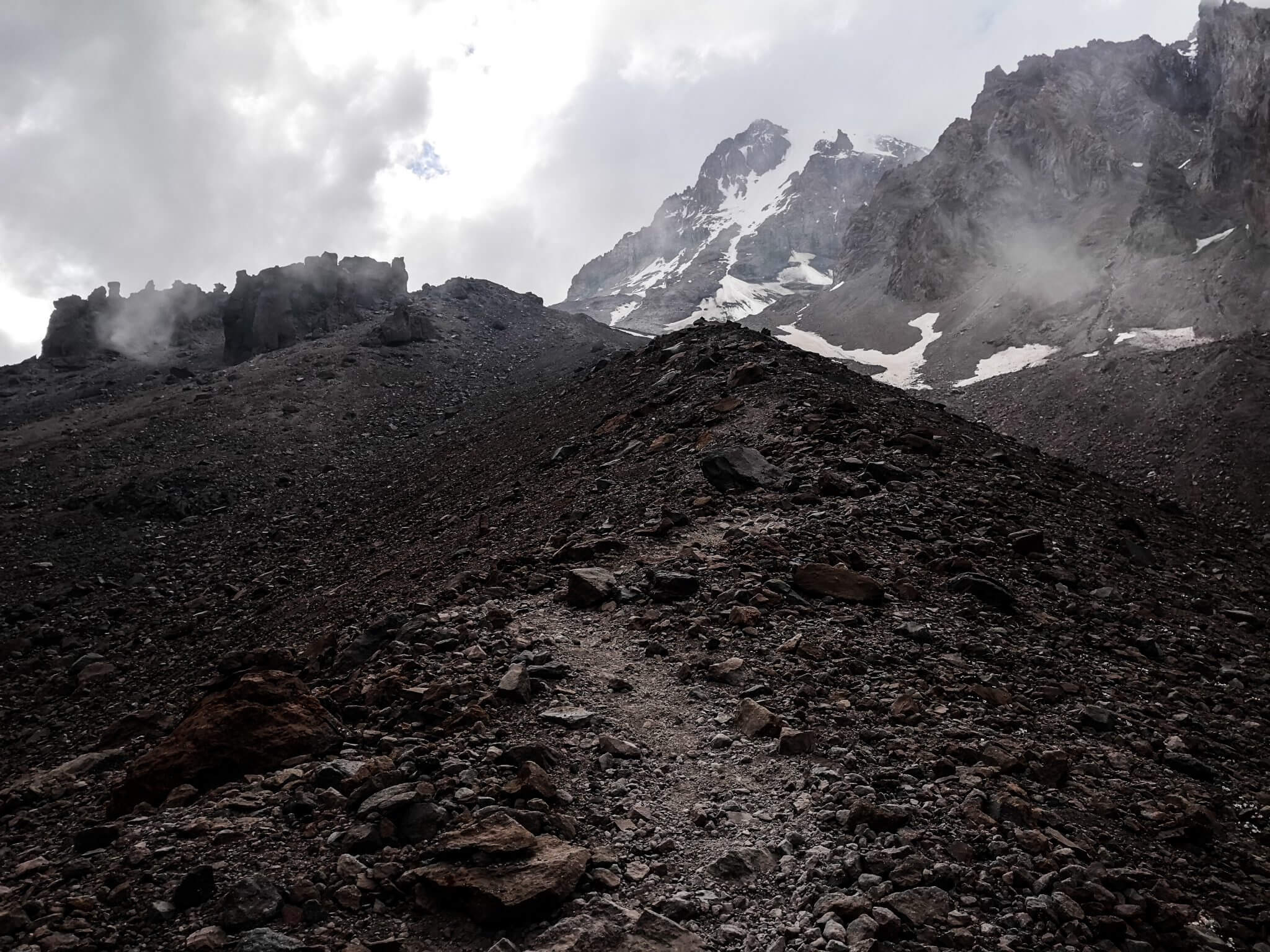 path to orthodox church mount kazbek