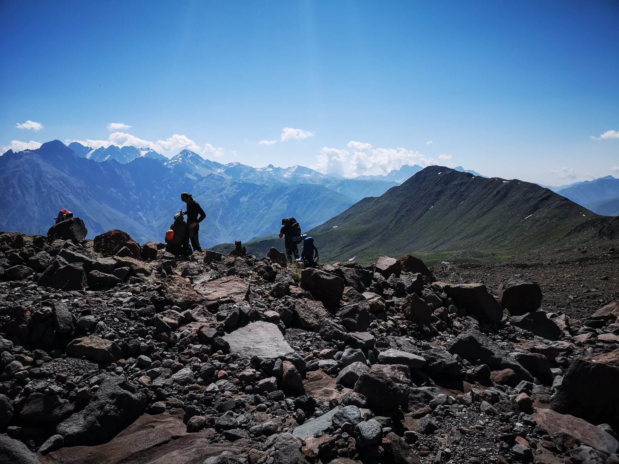resting travelers mount kazbek