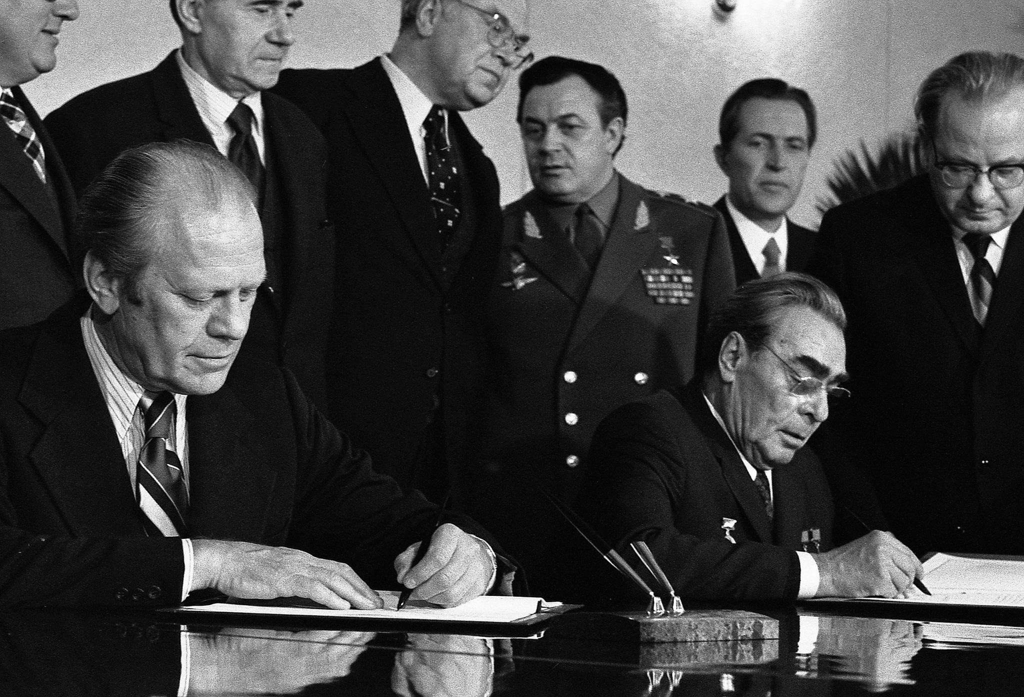 Ford signing accord with Brehznev, November 24, 1974
