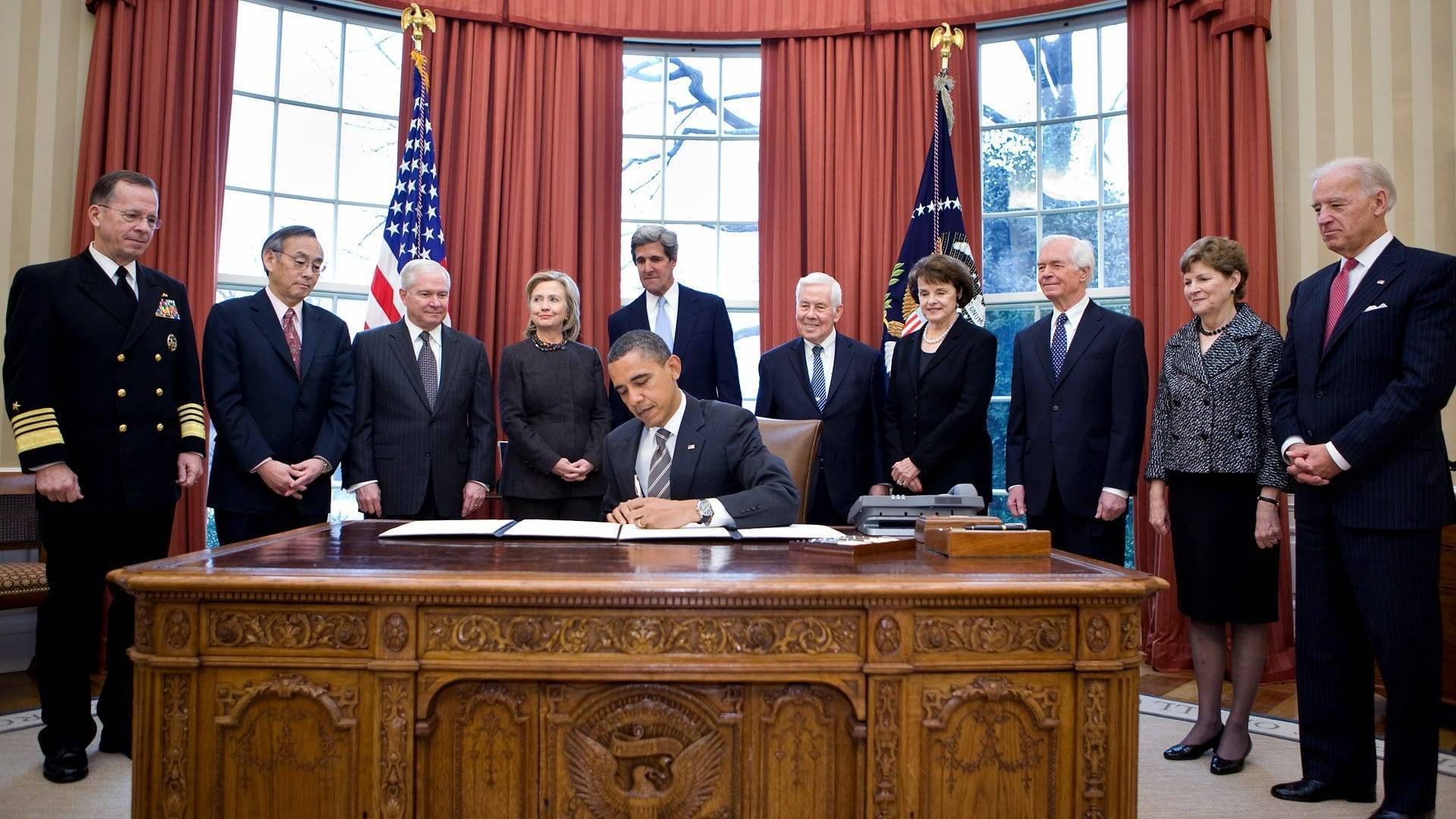President Barack Obama_signs_the New START Treaty, February 2, 2011