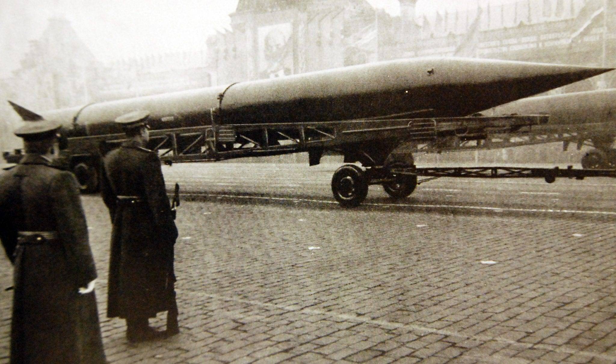 r 12 ussr parade