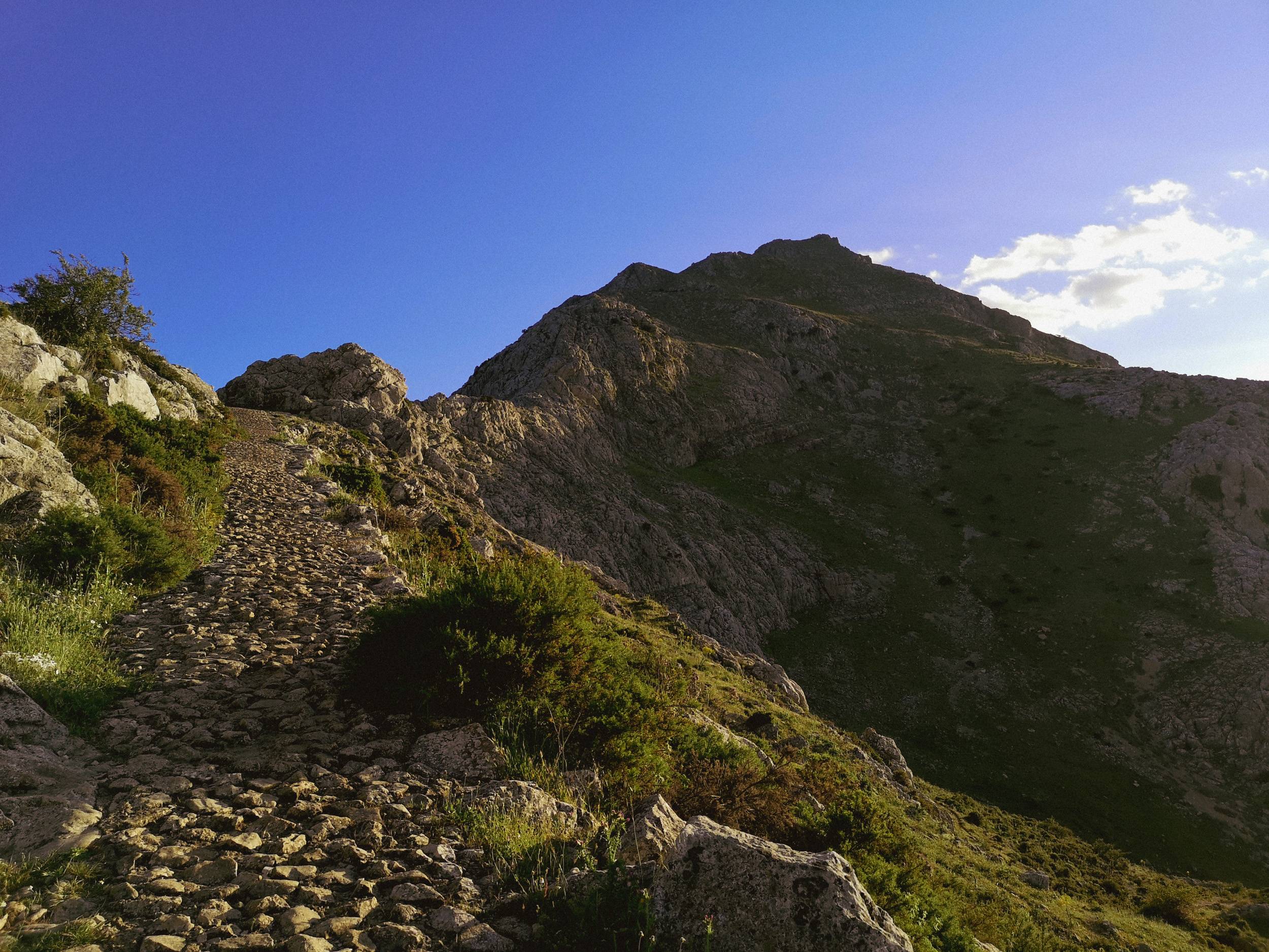 Camorro Alto hiking traill in El Torcal, Spain