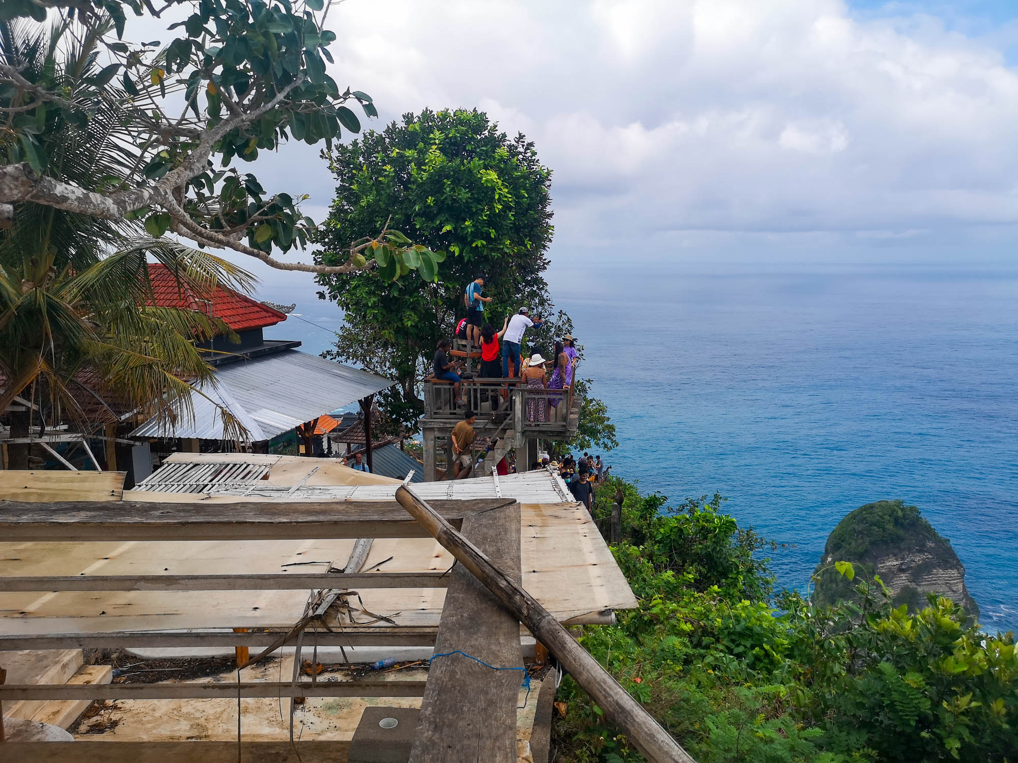Watchtover over T-Rex cape in Nusa Penida, Bali